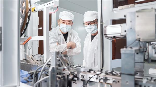 OPPO IoT高管親臨工廠把關首款智能牙刷 傾力打造高潔凈、智能化的出眾產品